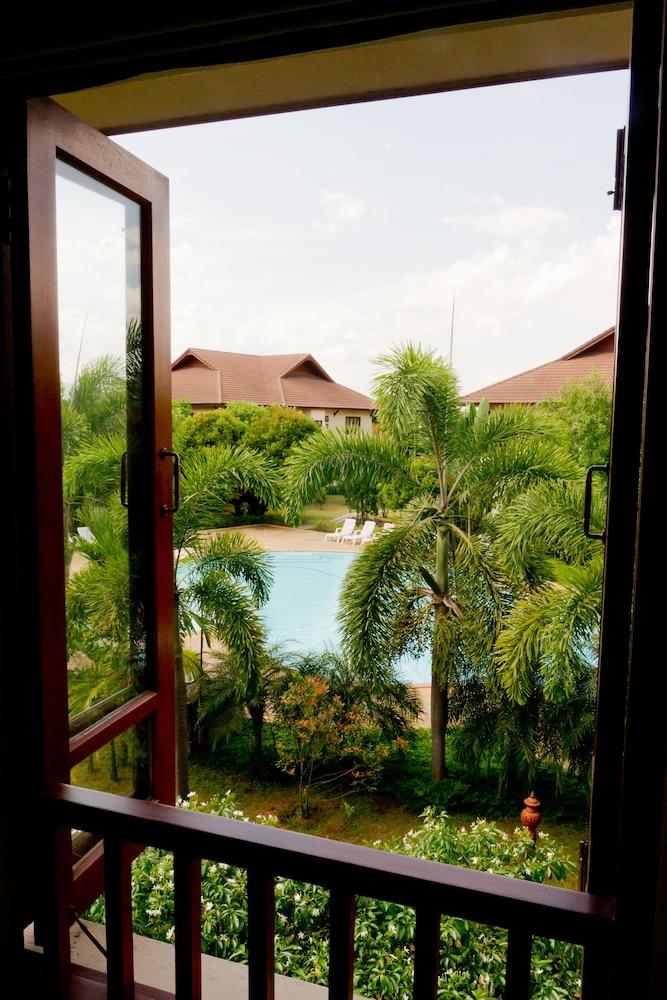 Teak Garden Resort, Чианграй Экстерьер фото
