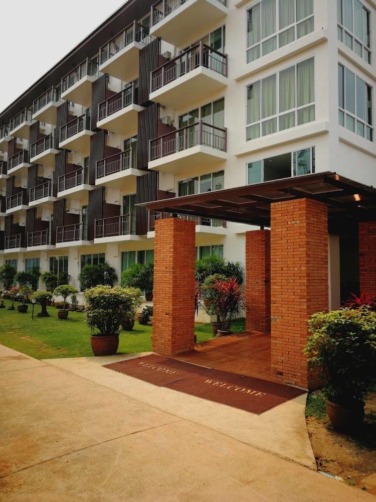 Teak Garden Resort, Чианграй Экстерьер фото