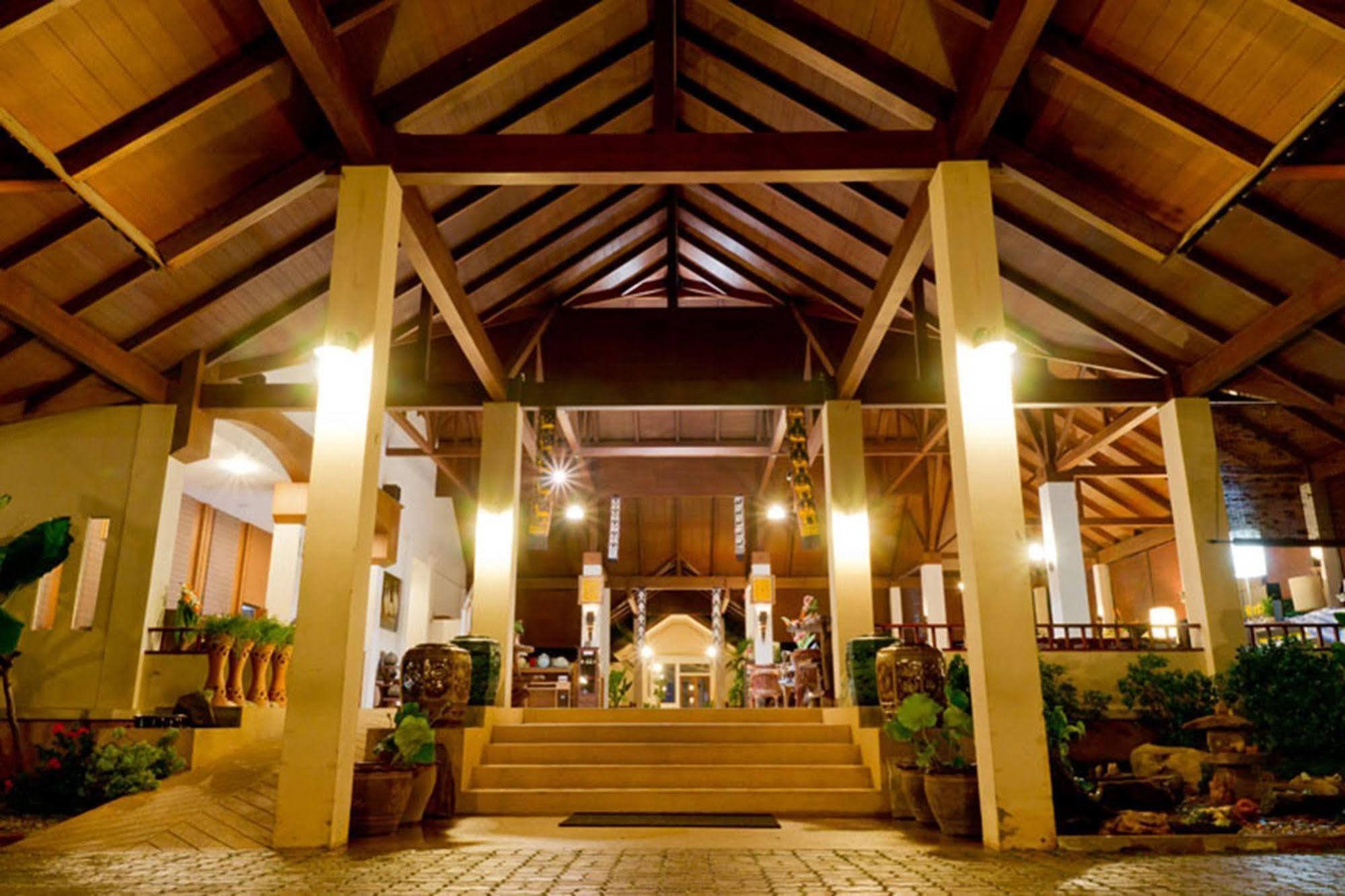 Teak Garden Resort, Чианграй Экстерьер фото